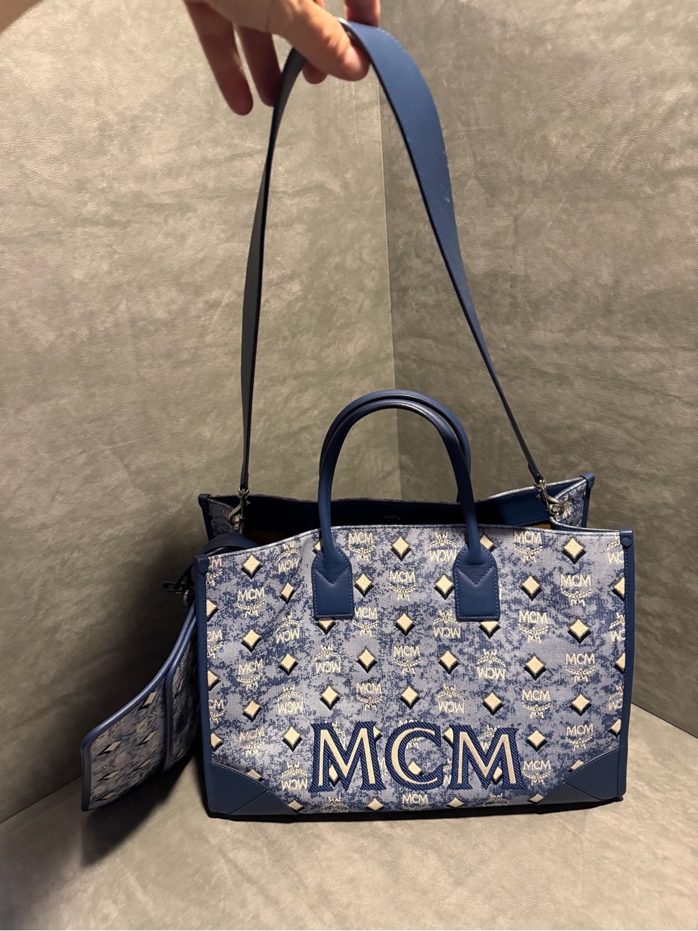 MCM Jacquard Monogram Munchen Extra Large Tote Bag with Pouch & Shoulder Strap - Picture 2 of 16